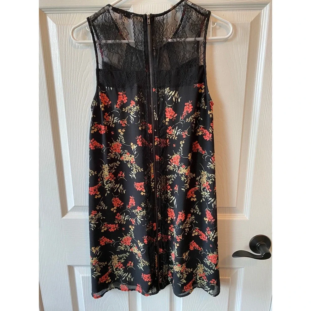 Sleeveless Dress‎